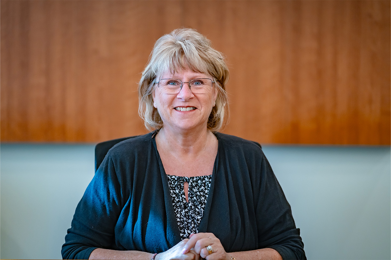 Lisa Lang-Storms, Sales Manager